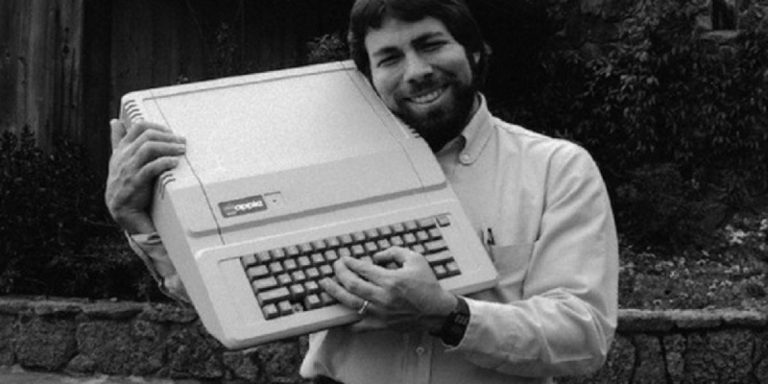 Steve Wozniak, Apple’dan Katlanabilir Telefon İstiyor